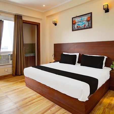 Super Hotel O The Viraaj Banquet & Hotel غازي أباد المظهر الخارجي الصورة